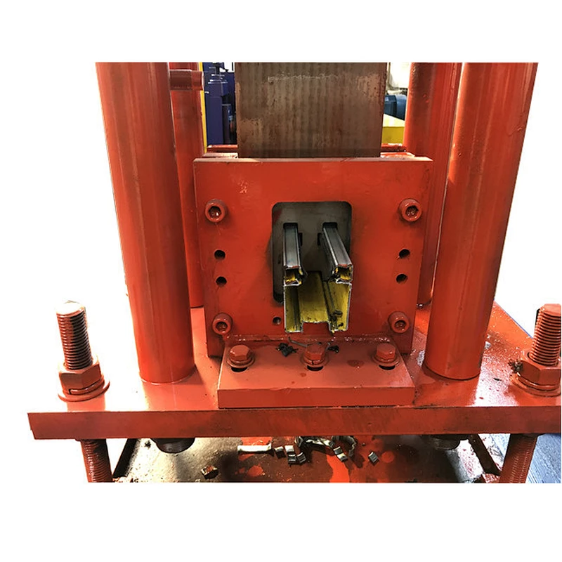 Rolling shutter rail roll forming machine with anti noise rubber seal filling online